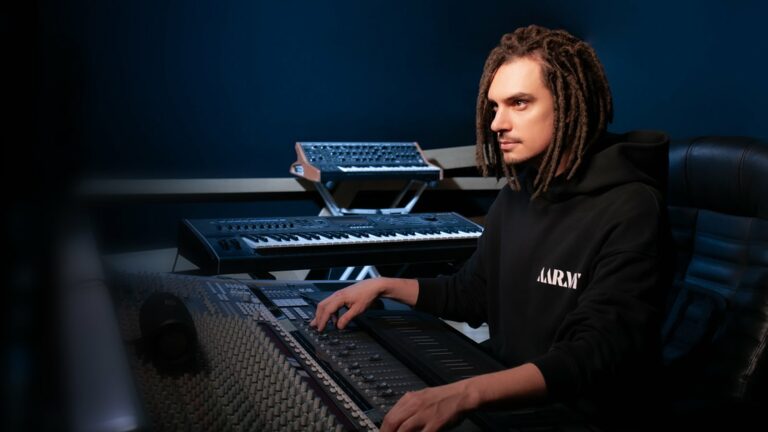 An artist recording keys at Major Mixing