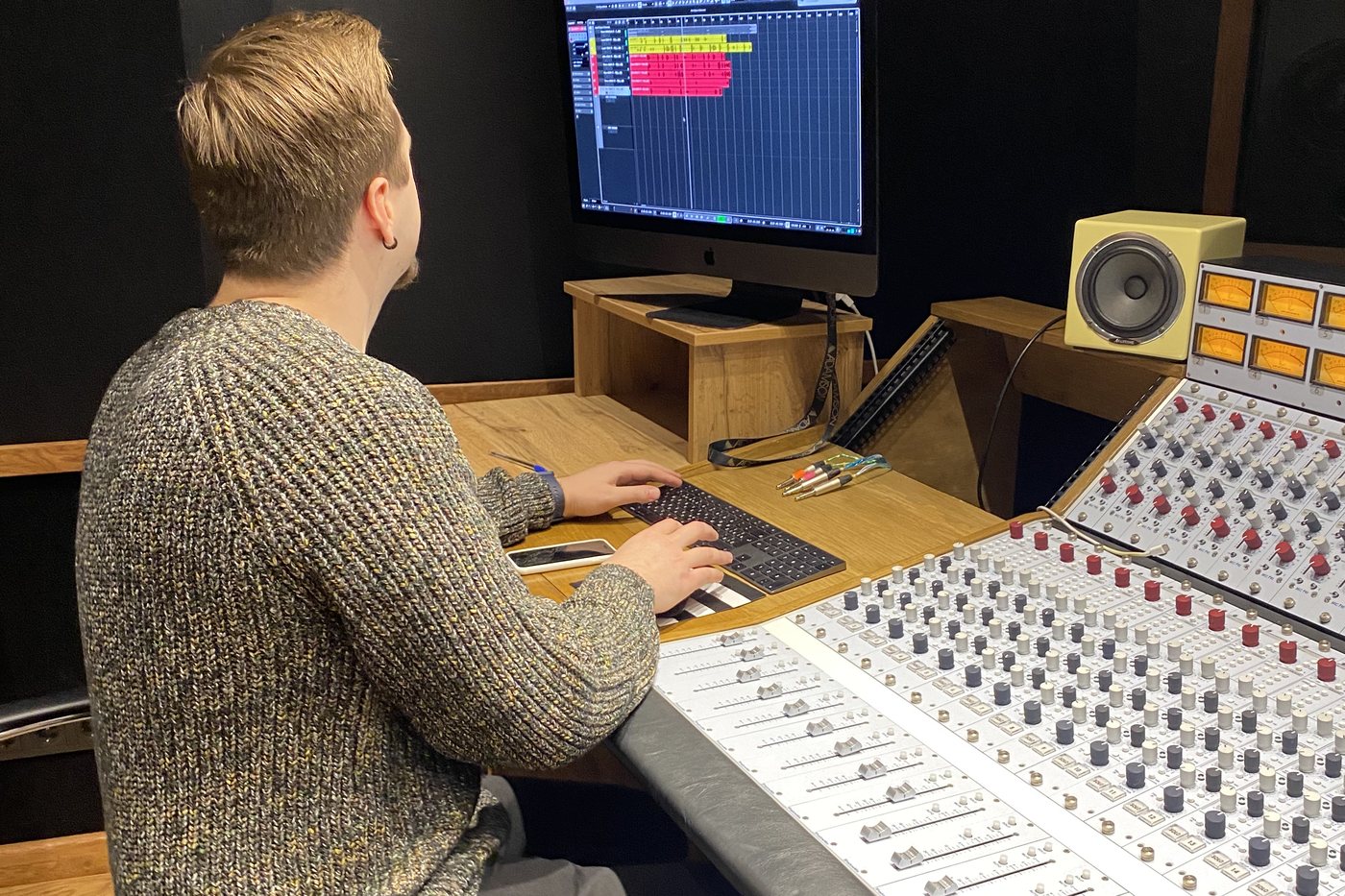 Real analog and digital mastering equipment used at Major Mixing