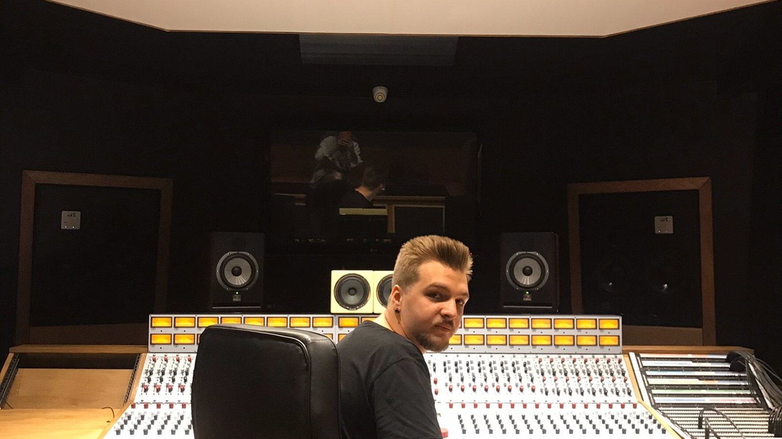 Real analog and digital mastering equipment used at Major Mixing